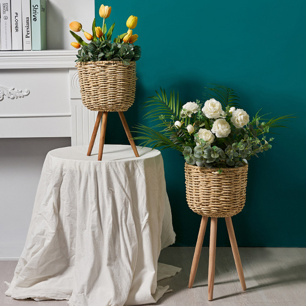 Floor - standing flowerpot straw furniture